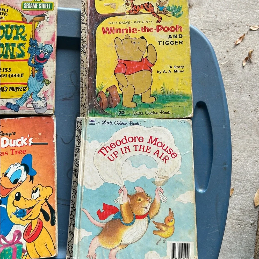 A Lot of Six “Little Golden Books” - Picture 4 of 4